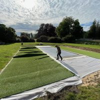 Installation de gazon synthétique